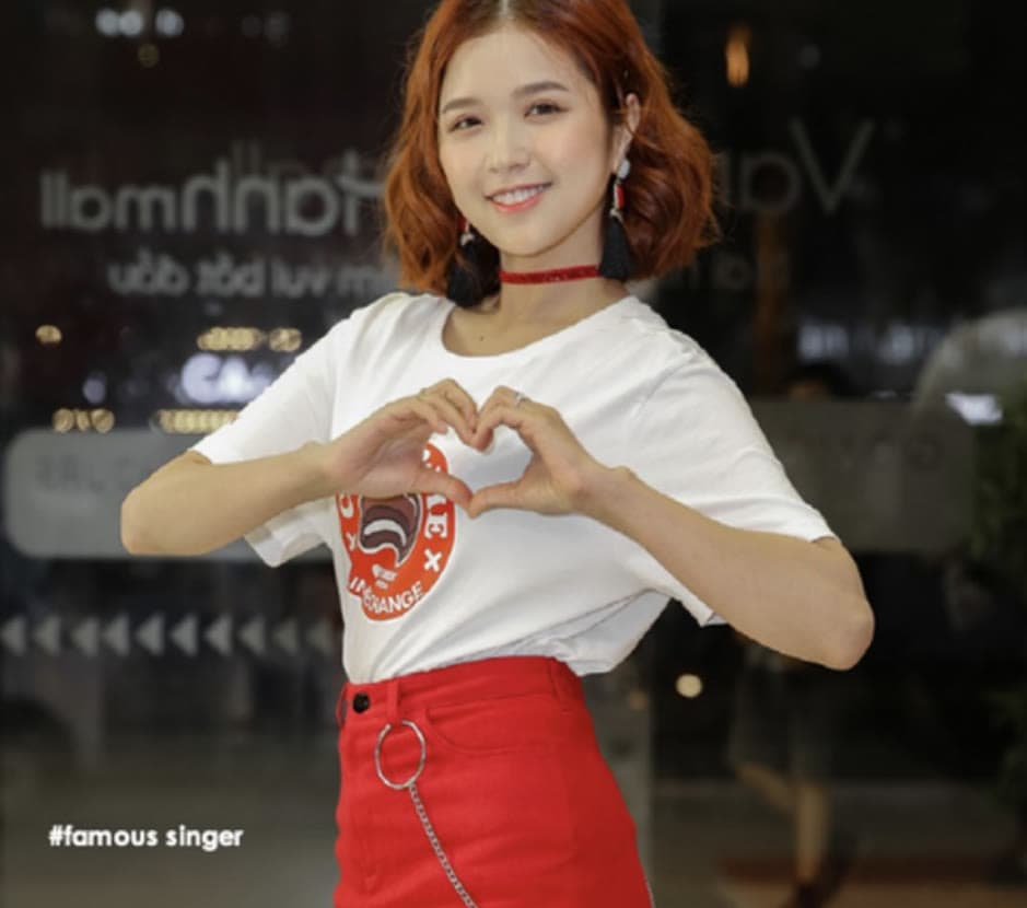 Chương trình của VTV & YEAH1 do Đồng Phục Limeorange tài trợ trang phục